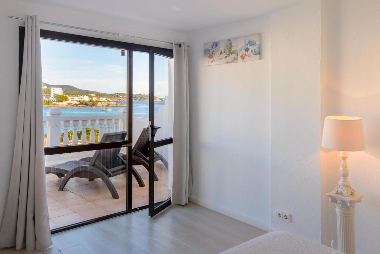 Jacaranda Apartments & Studios Es Cana Rum bild